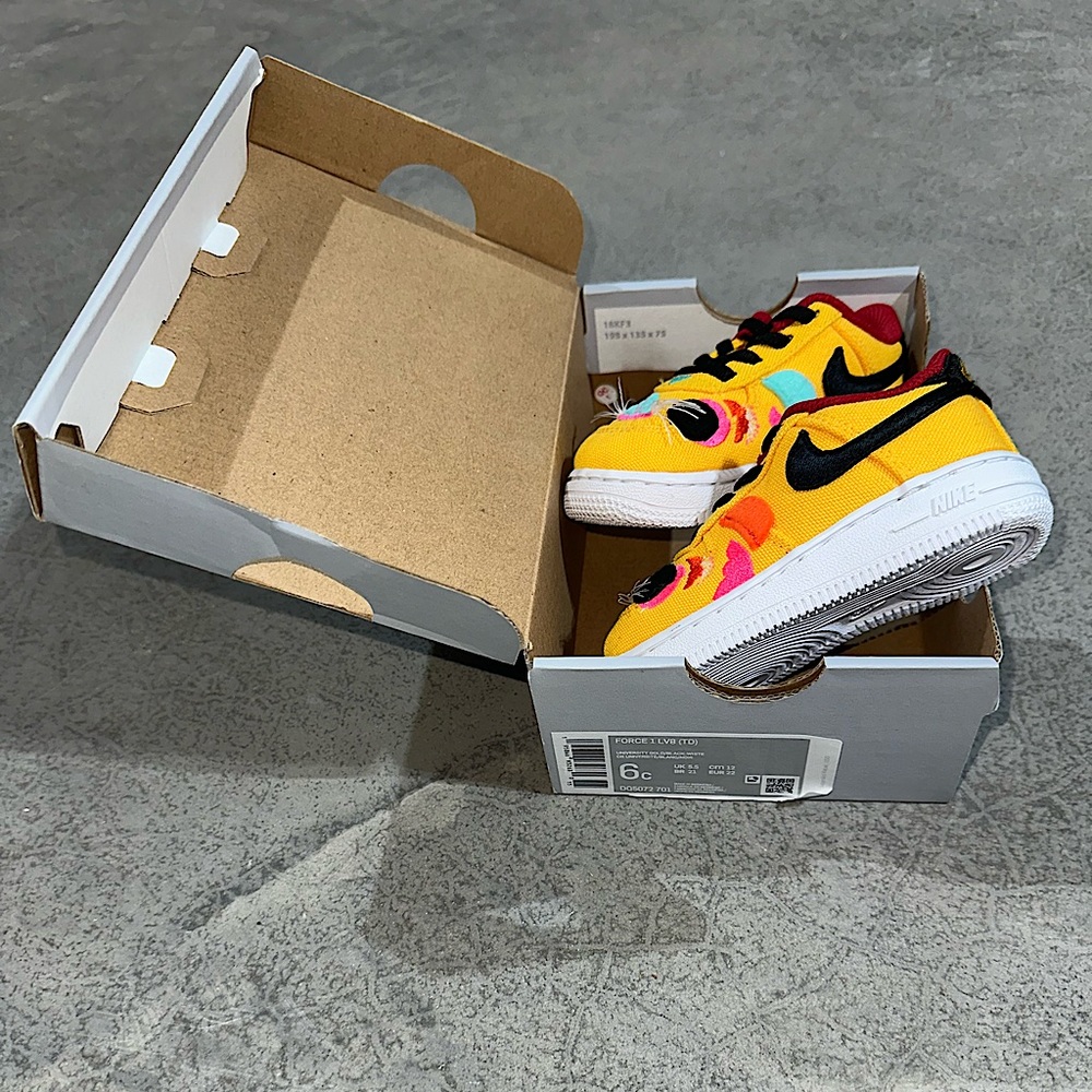 Air Force 1 - Force LV8 - size 6 - never worn